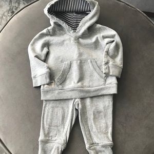 BabyGap boy’s hoodie sweatsuit set
